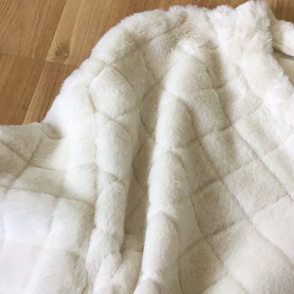 Zara Faux Fur Sweater - Picture 12 of 16
